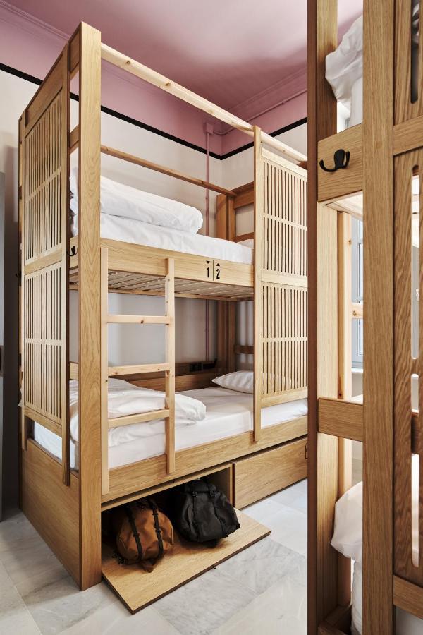 When In Athens Hostel Екстер'єр фото