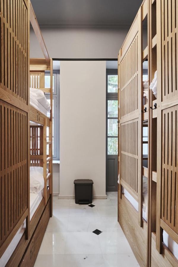 When In Athens Hostel Екстер'єр фото