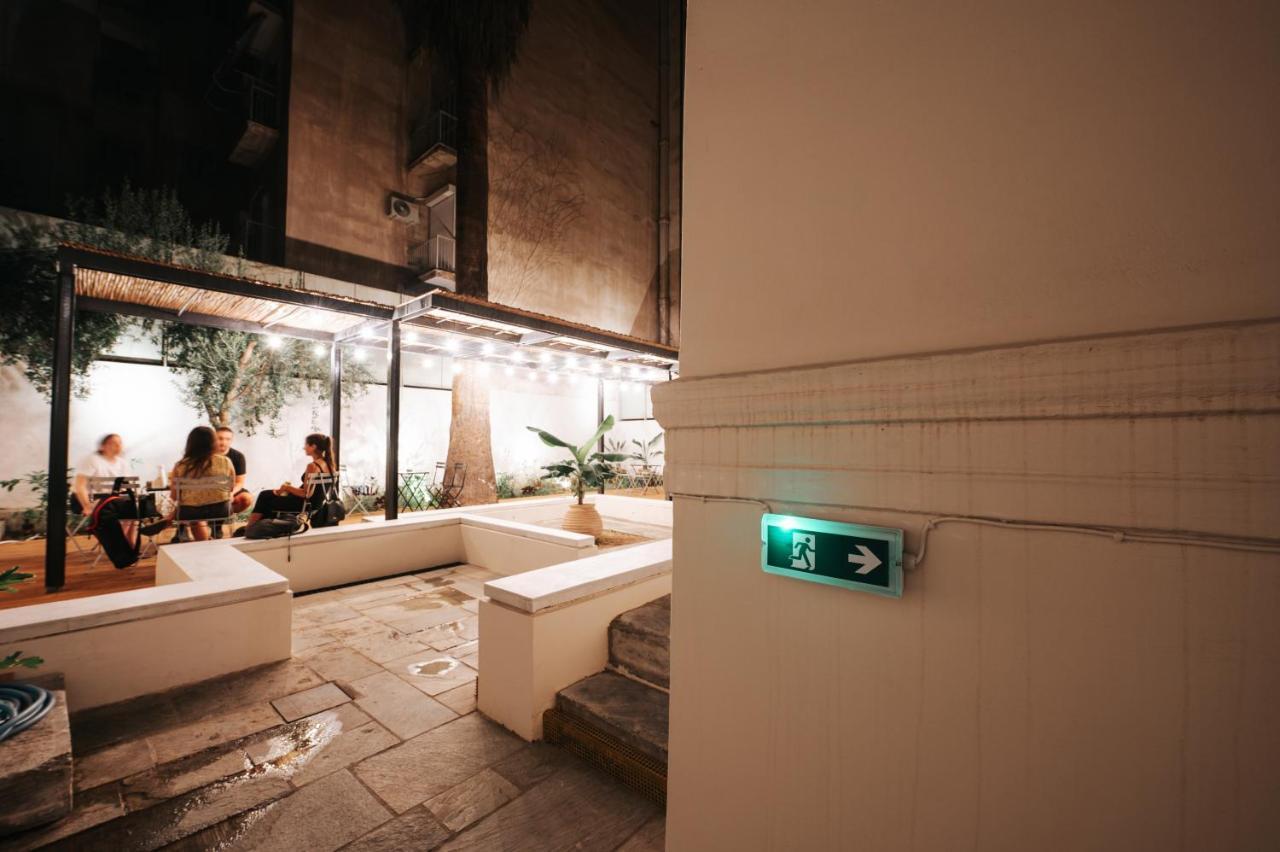 When In Athens Hostel Екстер'єр фото